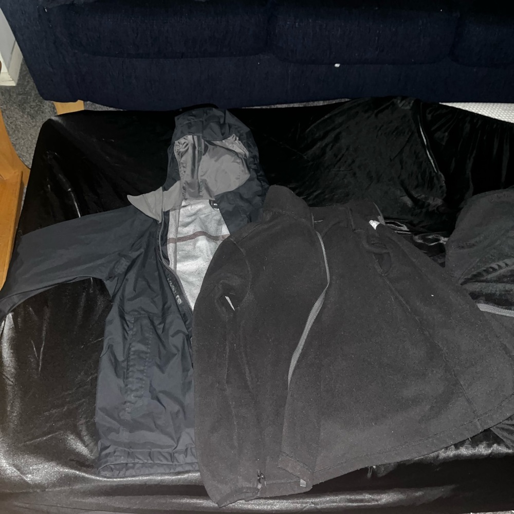 Men’s small 2 in one north face jacket (windbreaker)and (winter coat) is unisex